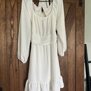 Elegant White Long Sleeve Dress